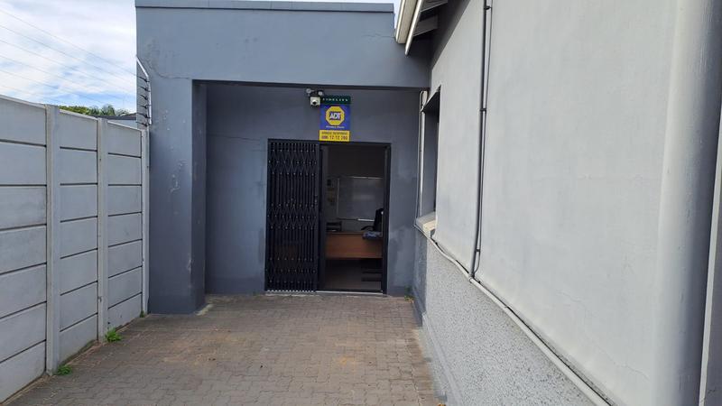 To Let commercial Property for Rent in Cotswold Eastern Cape